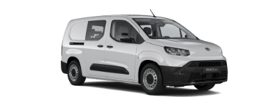 Jasnoszara Toyota Proace City, ustawiona pod kątem z widocznym przodem oraz prawym bokiem. Tło zdjęcia jest białe, gładkie.