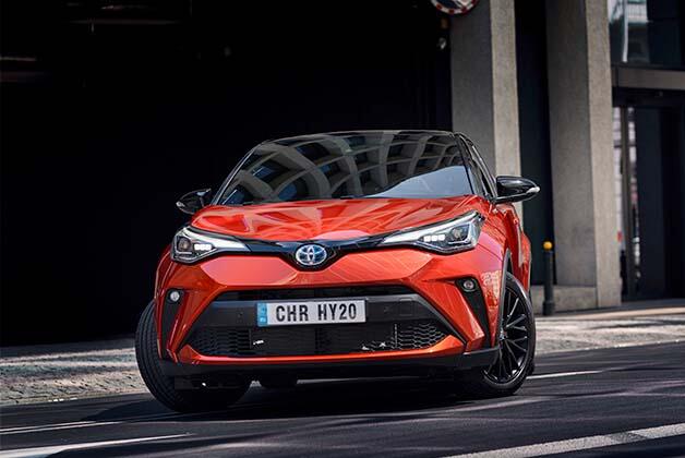 Toyota C-HR czerwona