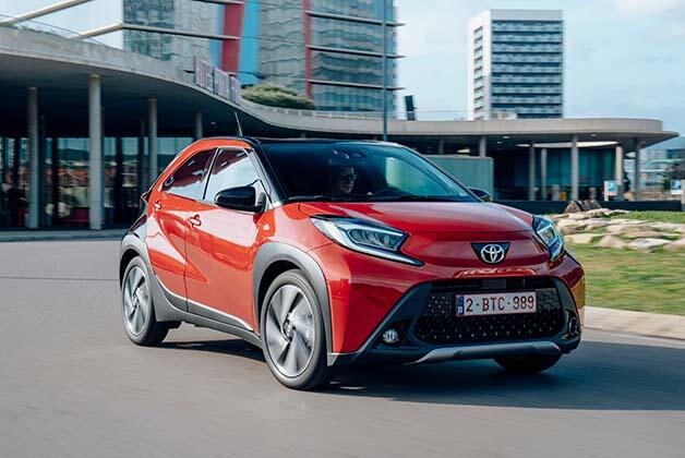 Czerwona Toyota